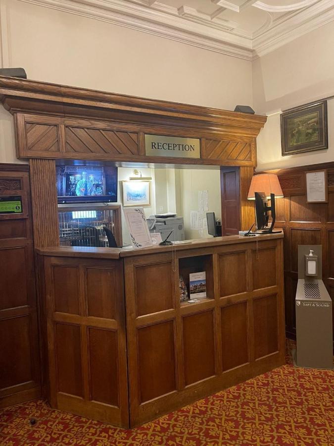 Macdonald Elmers Court Hotel Lymington Exterior foto