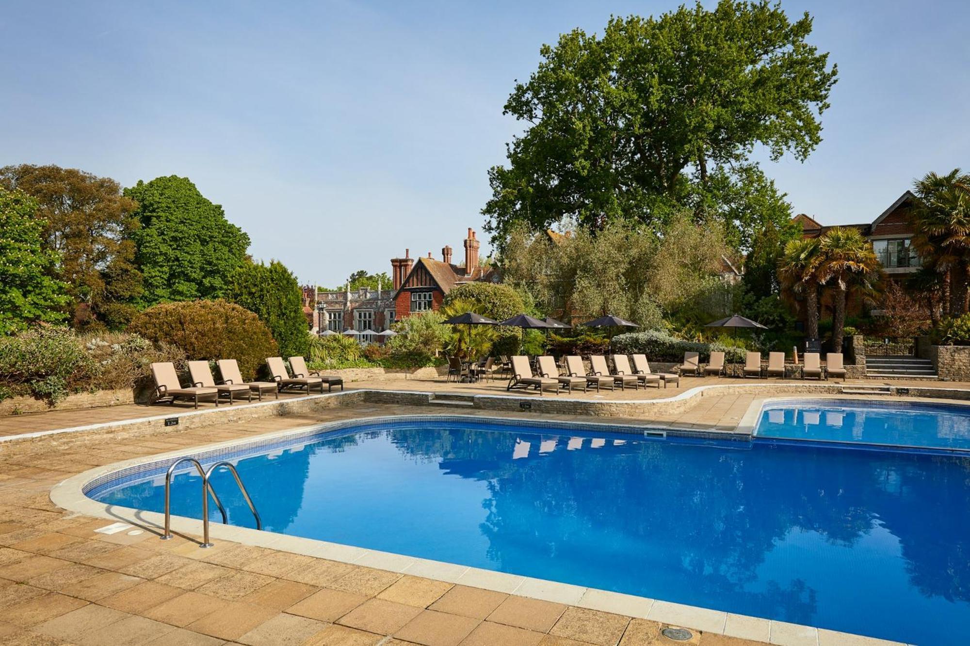 Macdonald Elmers Court Hotel Lymington Exterior foto